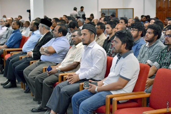 ޑިސެމްބަރު 25، 2015: އިސްލާމިކް މިނިސްޓްރީއިން އިންތިޒާމު ކޮށްގެން ބާއްވަމުން އައި "ދަ މެސެޖު" ގެ ފަހު ދަރުސްގެ ތެރެއިން -- ސަންފޮޓޯ/ އަލީ ނަސީރު