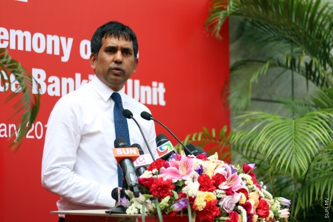 ޖެނުވަރީ 26، 2016: ބީއެމްއެލްގެ ދިހަވަނަ ސެލްފް ސާވިސް އޭޓީއެމް ޔުނިޓް އައިޖީއެމްއެޗު ގައި ހުޅުވުމަށް ބޭއްވި ރަސްމިއްޔާތުގެ ތެރެއިން --- ސަން ފޮޓޯ/ ޔޫސުފް ސޮފްވާން