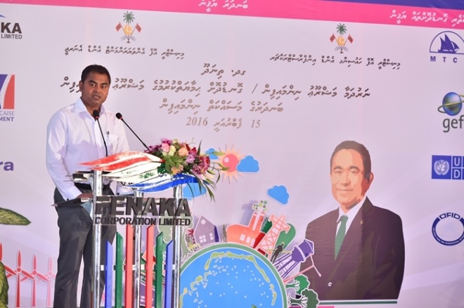 ފެބްރުއަރީ 15، 2016: ތިނަދޫގައި ނަރުދަމާގެ ޚިދުމަތް ފެށުމާއި، ގޮނޑުދޮށް ޙިމާޔަތްކުރުމުގެ މަޝްރޫޢު ނިންމުން ފާހަގަކުރުމާއި، ބަނދަރު ހުޅުއްވައިދެއްވުމުގެ ރަސްމިއްޔާތުގެ ތެރެއިން--ފޮޓޯ: ރައީސް އޮފީސް