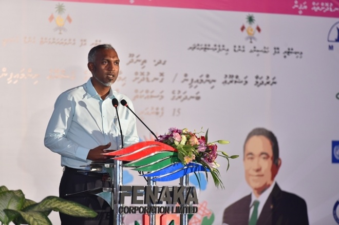 ފެބްރުއަރީ 15، 2016: ތިނަދޫގައި ނަރުދަމާގެ ޚިދުމަތް ފެށުމާއި، ގޮނޑުދޮށް ޙިމާޔަތްކުރުމުގެ މަޝްރޫޢު ނިންމުން ފާހަގަކުރުމާއި، ބަނދަރު ހުޅުއްވައިދެއްވުމުގެ ރަސްމިއްޔާތުގެ ތެރެއިން--ފޮޓޯ: ރައީސް އޮފީސް