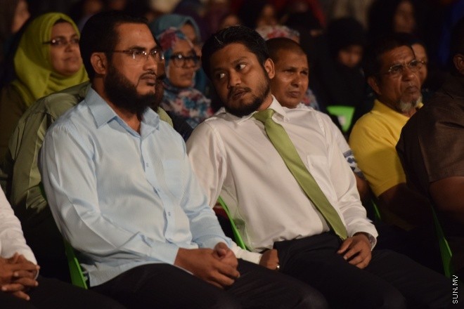 19 ފެބްރުއަރީ 2016 : އާދާލަތު ޕާޓީން އާޓިފިޝަލް ބީޗުގައި ބޭވިޖަލްސާގެ ތެރެއިން --- ސަން ފޮޓޯ : މުހަންމަދު އަފްރާހް 