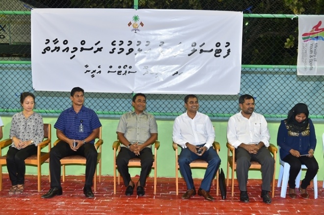 ފެބްރުއަރީ 23، 2016:މަހިބަދޫ ފުޓްސެލް ދަނޑު ހުޅުވުމުގެ ރަސްމިއްޔާތުގެ ތެރެއިން--ފޮޓޯ: ރައީސް އޮފީސް