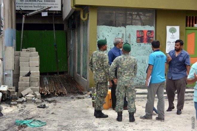 އޭޕްރިލް 21، 2016: ކޯސްޓްލައިން ހާޑްވެއާ ގައި ހިންގި އަލިފާނުގެ ހާދިސާއަށްފަހު އެސަރަހައްދު ސާފުކުރުމުގެ ތެރެއިން --- ސަންފޮޓޯ/ ޔޫސުފް ސޮފްވާން 