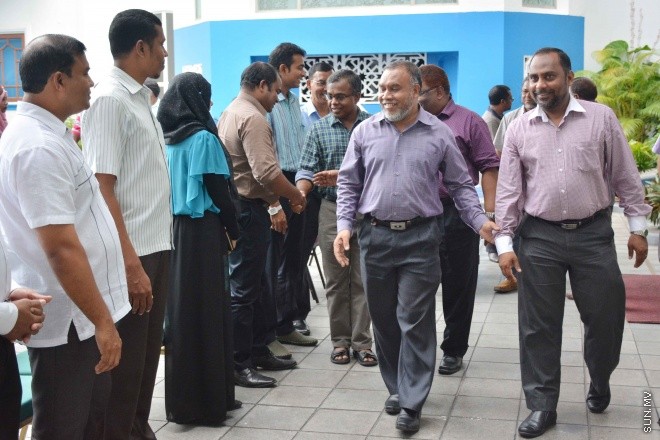 މެއި 28، 2016: ދިވެހިންގެ އާދަކާދައާ އެއްގޮތަށް ބާއްވަމުން އަންނަ މާހެފުން ޝަރުއީ ދާއިރާގެ ހުރިހާ މުވައްޒަފުންނާއި ފަނޑިޔާރުން އެއްވެގެން "ފަނޑިޔާރުގޭގެ މާހެފުން" ނަމުގައި ކުޑަކުދިންގެ ހަވީރަކާއެކު ބޭއްވުން -- ސަން ފޮޓޯ/ފަޔާޒު މޫސާ