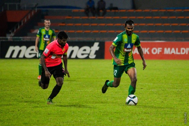 އުރީދޫ ދިވެހި ޕްރިމިއާ ލީގުގައި މާޒިޔާ އާއި ޔުނައިޓެޑް ވިކްޓަރީ މިރޭ ބައްދަލުކުރި މެޗުގެ ތެރެއިން: ގައުމީ ފުޓްބޯޅަ ދަނޑުގައި ކުޅުނު އެ މެޗް  
ނިމުނީ 1-1 ނަތީޖާއަކުން އެއްވަރުވެގެން. އެ ނަތީޖާއާއެކު 13 ޕޮއިންޓާއެކު ލީގުގެ އެއް ވަނާގައި އޮތީ މާޒިޔާ. ކުޅުނު ފަސް މެޗުން ލިބުނު ހަ ޕޮއިންޓާއެކު ޔުނައިޓެޑް ވިކްޓަރީ އޮތީ ލީގުގެ ހަތަރު ވަނާގަ--- ސަން ފޮޓޯ/ މުހައްމަދު އަފްރާހް