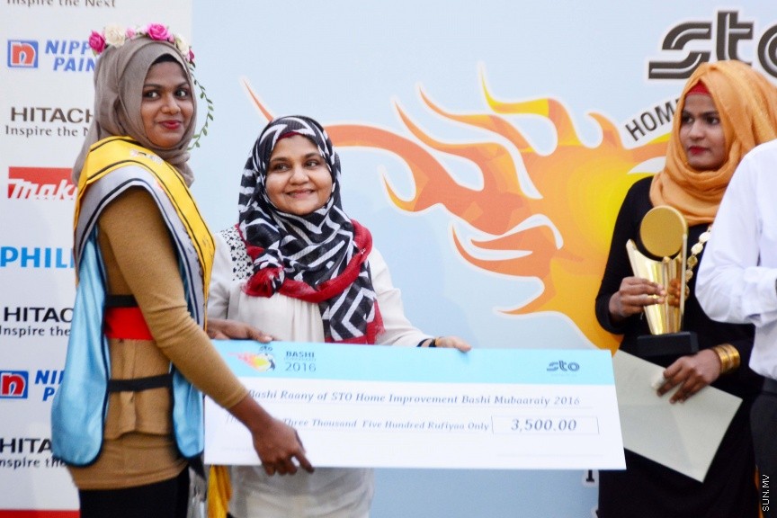 ނޮވެމްބަރ 27، 2016: އެސްޓީއޯ ހޯމް އިމްރޫވްމަންޓް ބަށިބޯޅަ މުބާރާތުގެ ނިންމުމުގެ ރަސްމިއްޔާތުގެ ތެރެއިން --- ސަން ފޮޓޯ/ ފަޔާޒް މޫސާ