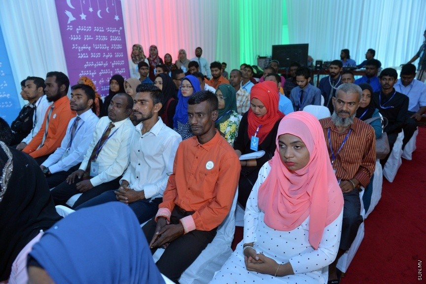 30 ޖެނުވަރީ: ނުކުޅެދުންތެރިކަން ހުންނަ 157 މީހަކަށް ސަރުކާރުގެ 18 ކުންފުންޏަކުން ވަޒީފާ ހަމަޖެއްސުމަށް މިއަދު ދަރުބާރުގޭގައި ބޭއްވި ރަސްމިއްޔާތުގެ ތެރެއިން---ފޮޓޯ/ ރައީސް އޮފީސް