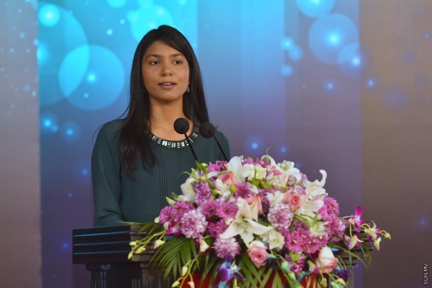 30 ޖެނުވަރީ: ނުކުޅެދުންތެރިކަން ހުންނަ 157 މީހަކަށް ސަރުކާރުގެ 18 ކުންފުންޏަކުން ވަޒީފާ ހަމަޖެއްސުމަށް މިއަދު ދަރުބާރުގޭގައި ބޭއްވި ރަސްމިއްޔާތުގެ ތެރެއިން---ފޮޓޯ/ ރައީސް އޮފީސް