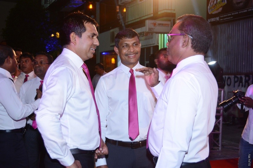 ފެބްރުއަރީ 9، 2017:  ޕީޕީއެމްގެ އާ އޮފީސް ހުޅުވުމަށް ހ. ހުރަފައިގައި ބޭއްވި ހާއްސަ ރަސްމިއްޔާތުގެ ތެރެއިން -- ސަން ފޮޓޯ/ ފަޔާޒު މޫސާ