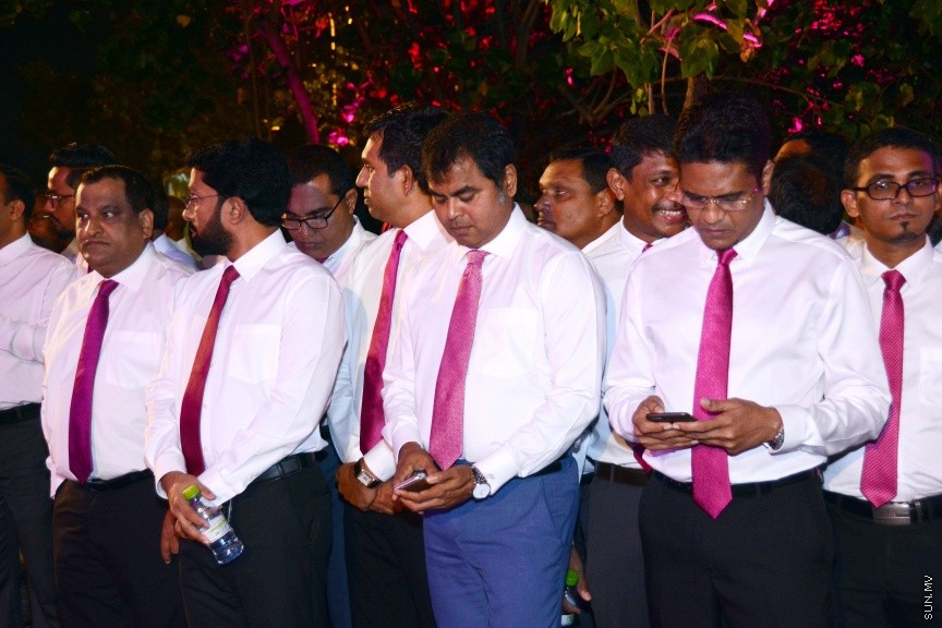 ފެބްރުއަރީ 9، 2017:  ޕީޕީއެމްގެ އާ އޮފީސް ހުޅުވުމަށް ހ. ހުރަފައިގައި ބޭއްވި ހާއްސަ ރަސްމިއްޔާތުގެ ތެރެއިން -- ސަން ފޮޓޯ/ ފަޔާޒު މޫސާ