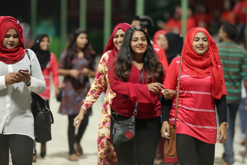 28 މާޗް 2017: އޭއެފްސީ އޭޝިއަން ކަޕް 2019 ކޮލިފިކޭޝަންގެ ގްރޫޕް ސްޓޭޖްގައި ރާއްޖެއާއި ފަލަސްތީނު ބައްދަލުކުރި މެޗުގެ ތެރެއިން---ސަން ފޮޓޯ/ ފަޔާޒު މޫސާ