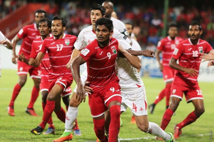 28 މާޗް 2017: އޭއެފްސީ އޭޝިއަން ކަޕް 2019 ކޮލިފިކޭޝަންގެ ގްރޫޕް ސްޓޭޖްގައި ރާއްޖެއާއި ފަލަސްތީނު ބައްދަލުކުރި މެޗުގެ ތެރެއިން---ސަން ފޮޓޯ/ ފަޔާޒު މޫސާ