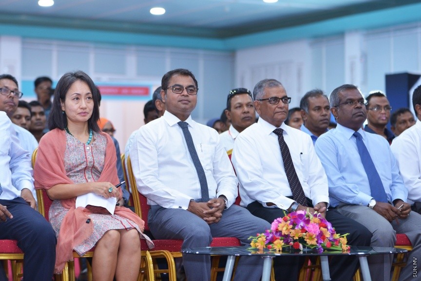 14 އޯގަސްޓް 2017: ރާއްޖޭން ބޭރުގެ ކުންފުނިތަކުން އުފައްދާ އޯޒޯން ފަށަލަ އާއި ތިމާވެއްޓާ ރައްޓެހީގެ އުފެއްދުންތައް ދައްކާލުމަށް ހާއްސަ "އޯޒޯން ޓު ކްލައިމެޓް ޓެކްނޮލޮޖީ އެކްސްޕޯ" ދަރުބާރުގޭގައި ފެށުން -- ސަން ފޮޓޯ/ ފަޔާޒު މޫސާ