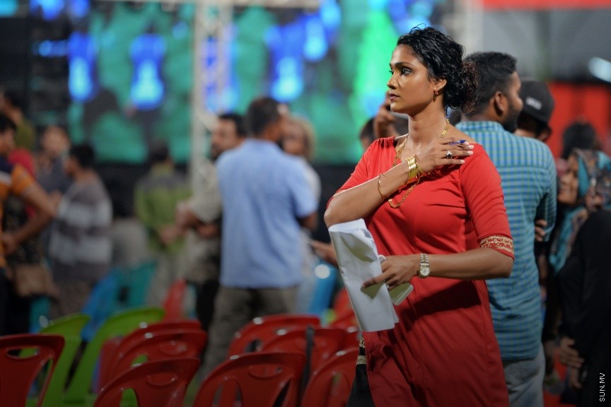 އޮކްޓޯބަރ 27، 2017: ފަސްޓް ލޭޑީ ބަށިބޯޅަ ޗެމްޕިއަންޝިޕްގެ ފައިނަލް މެޗުގެ ތެރެއިން:  ކ. މާފުށި ބަލިކޮށް ޗެމްޕިއަންކަން ހޯދީ ފ. ފީއަލީ ޓީމް -- ސަން ފޮޓޯ/ ފަޔާޒު މޫސާ