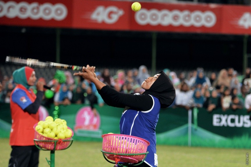 އޮކްޓޯބަރ 27، 2017: ފަސްޓް ލޭޑީ ބަށިބޯޅަ ޗެމްޕިއަންޝިޕްގެ ފައިނަލް މެޗުގެ ތެރެއިން:  ކ. މާފުށި ބަލިކޮށް ޗެމްޕިއަންކަން ހޯދީ ފ. ފީއަލީ ޓީމް -- ސަން ފޮޓޯ/ ފަޔާޒު މޫސާ