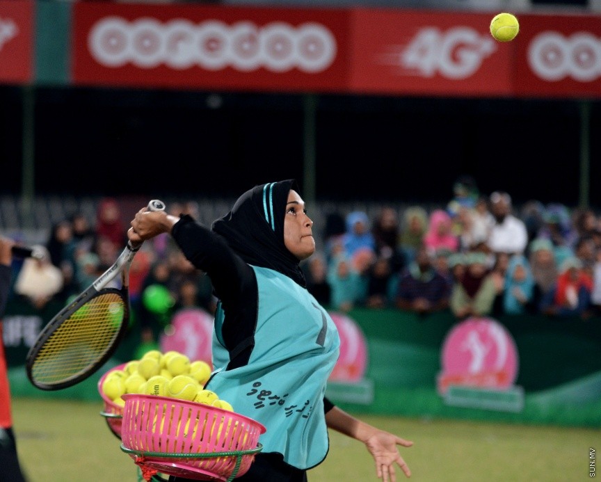 އޮކްޓޯބަރ 27، 2017: ފަސްޓް ލޭޑީ ބަށިބޯޅަ ޗެމްޕިއަންޝިޕްގެ ފައިނަލް މެޗުގެ ތެރެއިން:  ކ. މާފުށި ބަލިކޮށް ޗެމްޕިއަންކަން ހޯދީ ފ. ފީއަލީ ޓީމް -- ސަން ފޮޓޯ/ ފަޔާޒު މޫސާ