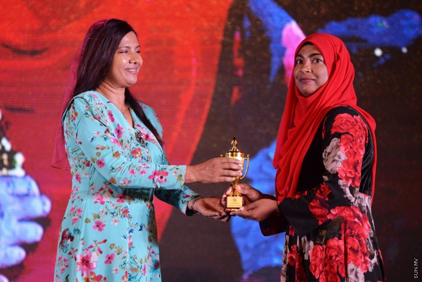 އޮކްޓޯބަރ 27، 2017: ފަސްޓް ލޭޑީ ބަށިބޯޅަ ޗެމްޕިއަންޝިޕްގެ ފައިނަލް މެޗުގެ ތެރެއިން:  ކ. މާފުށި ބަލިކޮށް ޗެމްޕިއަންކަން ހޯދީ ފ. ފީއަލީ ޓީމް -- ސަން ފޮޓޯ/ ފަޔާޒު މޫސާ