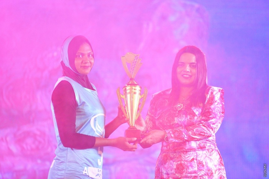 އޮކްޓޯބަރ 27، 2017: ފަސްޓް ލޭޑީ ބަށިބޯޅަ ޗެމްޕިއަންޝިޕްގެ ފައިނަލް މެޗުގެ ތެރެއިން:  ކ. މާފުށި ބަލިކޮށް ޗެމްޕިއަންކަން ހޯދީ ފ. ފީއަލީ ޓީމް -- ސަން ފޮޓޯ/ ފަޔާޒު މޫސާ