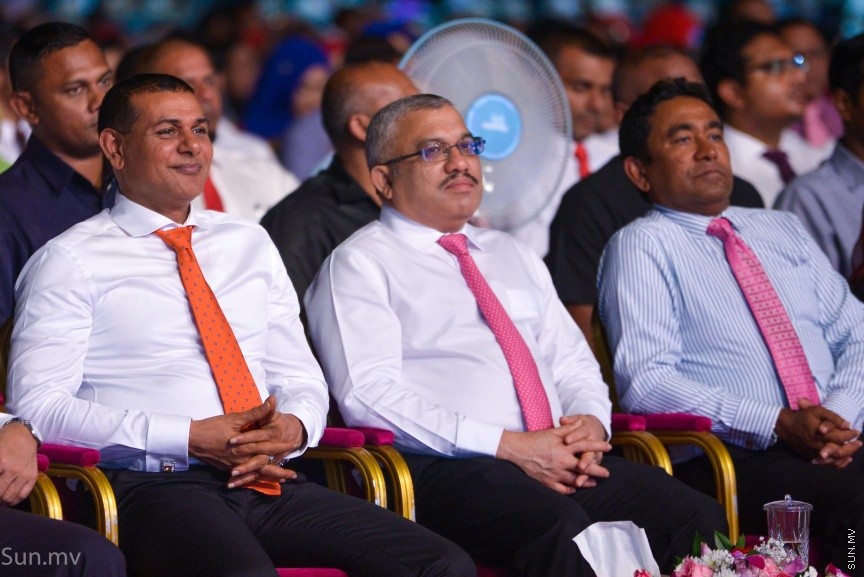 17 ނޮވެމްބަރ 2017: ރައީސް ޔާމިންގެ  ސަރުކާރަށް ހަތަރު އަހަރު ފުރުމުގެ މުނާސަބަތުގައި "ބަހާރެކޭ"ގެ ނަމުގައި ކާނިވާ ސަރަހައްދުގައި ބޭއްވި ޖަލްސާގެ ތެރެއިން---ސަން ފޮޓޯ/ މުހައްމަދު އަފްރާހް 