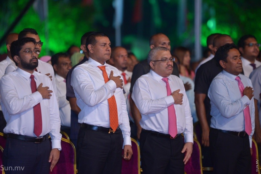 17 ނޮވެމްބަރ 2017: ރައީސް ޔާމިންގެ  ސަރުކާރަށް ހަތަރު އަހަރު ފުރުމުގެ މުނާސަބަތުގައި "ބަހާރެކޭ"ގެ ނަމުގައި ކާނިވާ ސަރަހައްދުގައި ބޭއްވި ޖަލްސާގެ ތެރެއިން---ސަން ފޮޓޯ/ މުހައްމަދު އަފްރާހް 