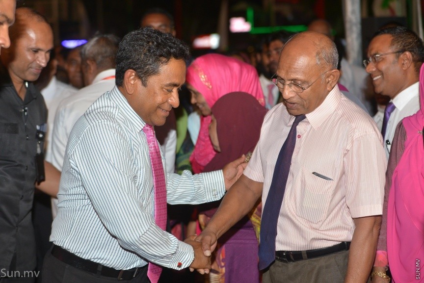 17 ނޮވެމްބަރ 2017: ރައީސް ޔާމިންގެ  ސަރުކާރަށް ހަތަރު އަހަރު ފުރުމުގެ މުނާސަބަތުގައި "ބަހާރެކޭ"ގެ ނަމުގައި ކާނިވާ ސަރަހައްދުގައި ބޭއްވި ޖަލްސާގެ ތެރެއިން---ސަން ފޮޓޯ/ މުހައްމަދު އަފްރާހް 