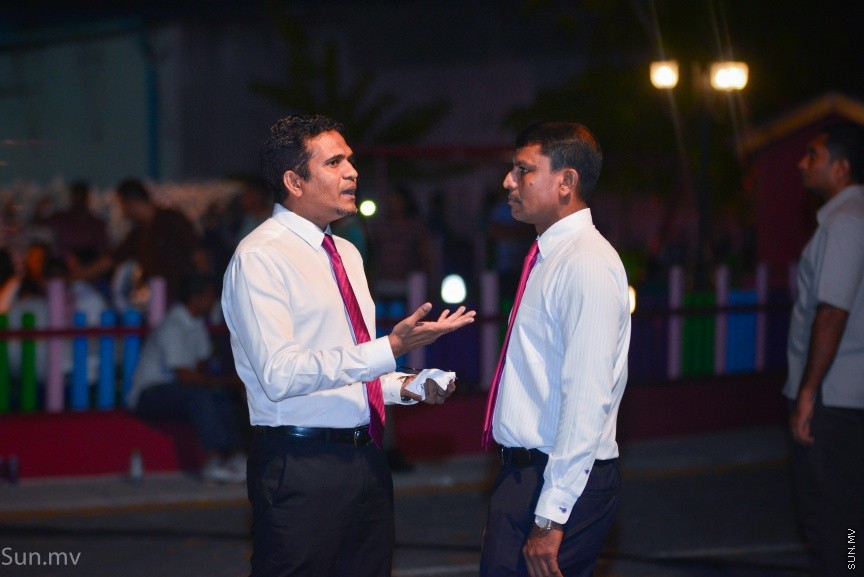 17 ނޮވެމްބަރ 2017: ރައީސް ޔާމިންގެ  ސަރުކާރަށް ހަތަރު އަހަރު ފުރުމުގެ މުނާސަބަތުގައި "ބަހާރެކޭ"ގެ ނަމުގައި ކާނިވާ ސަރަހައްދުގައި ބޭއްވި ޖަލްސާގެ ތެރެއިން---ސަން ފޮޓޯ/ މުހައްމަދު އަފްރާހް 