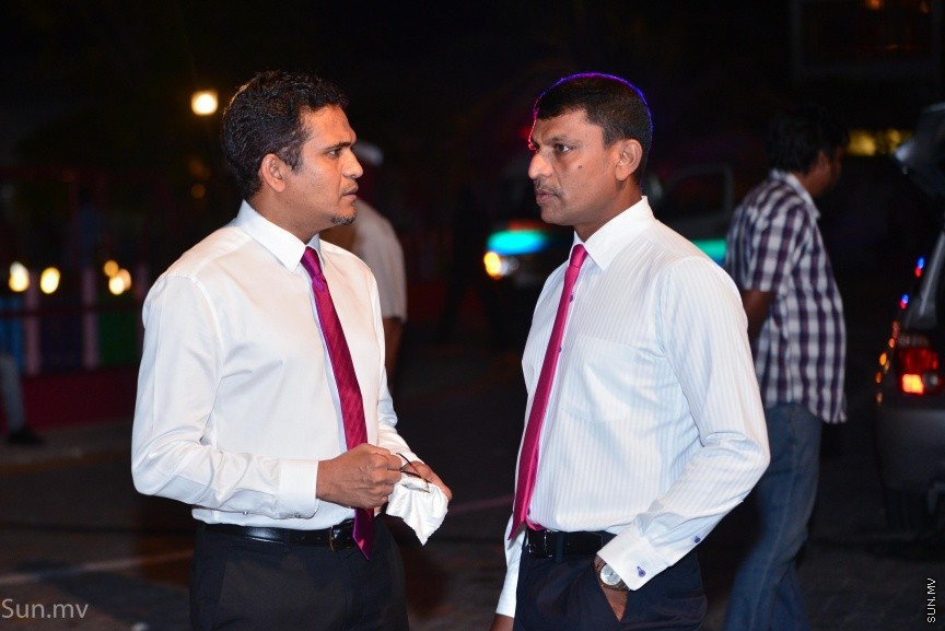 17 ނޮވެމްބަރ 2017: ރައީސް ޔާމިންގެ  ސަރުކާރަށް ހަތަރު އަހަރު ފުރުމުގެ މުނާސަބަތުގައި "ބަހާރެކޭ"ގެ ނަމުގައި ކާނިވާ ސަރަހައްދުގައި ބޭއްވި ޖަލްސާގެ ތެރެއިން---ސަން ފޮޓޯ/ މުހައްމަދު އަފްރާހް 