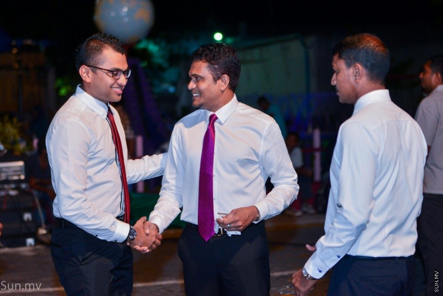 17 ނޮވެމްބަރ 2017: ރައީސް ޔާމިންގެ  ސަރުކާރަށް ހަތަރު އަހަރު ފުރުމުގެ މުނާސަބަތުގައި "ބަހާރެކޭ"ގެ ނަމުގައި ކާނިވާ ސަރަހައްދުގައި ބޭއްވި ޖަލްސާގެ ތެރެއިން---ސަން ފޮޓޯ/ މުހައްމަދު އަފްރާހް 