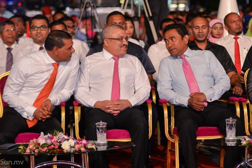 17 ނޮވެމްބަރ 2017: ރައީސް ޔާމިންގެ  ސަރުކާރަށް ހަތަރު އަހަރު ފުރުމުގެ މުނާސަބަތުގައި "ބަހާރެކޭ"ގެ ނަމުގައި ކާނިވާ ސަރަހައްދުގައި ބޭއްވި ޖަލްސާގެ ތެރެއިން---ސަން ފޮޓޯ/ މުހައްމަދު އަފްރާހް 