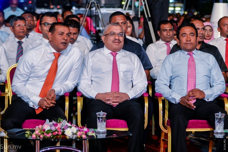 17 ނޮވެމްބަރ 2017: ރައީސް ޔާމިންގެ  ސަރުކާރަށް ހަތަރު އަހަރު ފުރުމުގެ މުނާސަބަތުގައި "ބަހާރެކޭ"ގެ ނަމުގައި ކާނިވާ ސަރަހައްދުގައި ބޭއްވި ޖަލްސާގެ ތެރެއިން---ސަން ފޮޓޯ/ މުހައްމަދު އަފްރާހް 