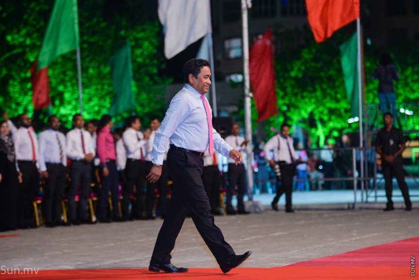 17 ނޮވެމްބަރ 2017: ރައީސް ޔާމިންގެ  ސަރުކާރަށް ހަތަރު އަހަރު ފުރުމުގެ މުނާސަބަތުގައި "ބަހާރެކޭ"ގެ ނަމުގައި ކާނިވާ ސަރަހައްދުގައި ބޭއްވި ޖަލްސާގެ ތެރެއިން---ސަން ފޮޓޯ/ މުހައްމަދު އަފްރާހް 