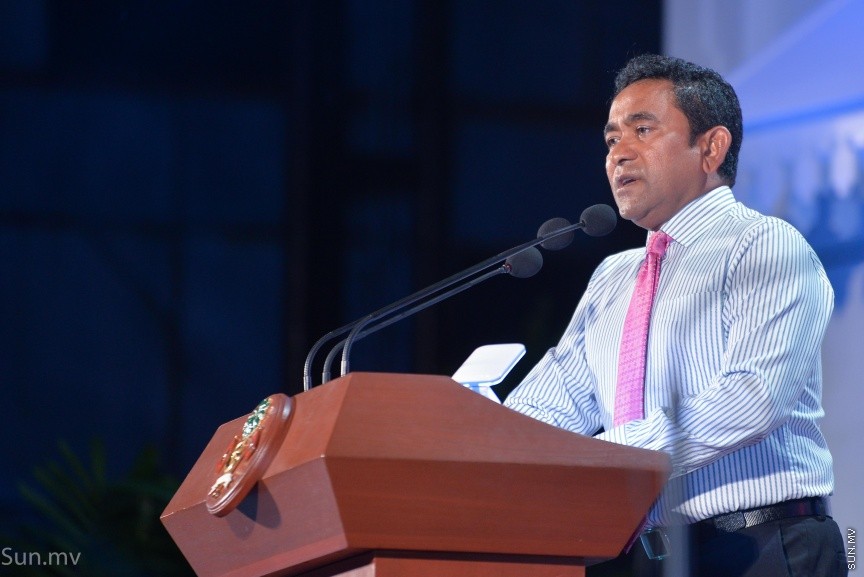 17 ނޮވެމްބަރ 2017: ރައީސް ޔާމިންގެ  ސަރުކާރަށް ހަތަރު އަހަރު ފުރުމުގެ މުނާސަބަތުގައި "ބަހާރެކޭ"ގެ ނަމުގައި ކާނިވާ ސަރަހައްދުގައި ބޭއްވި ޖަލްސާގެ ތެރެއިން---ސަން ފޮޓޯ/ މުހައްމަދު އަފްރާހް 