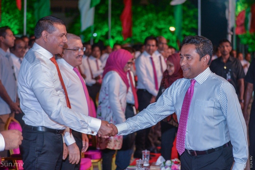 17 ނޮވެމްބަރ 2017: ރައީސް ޔާމިންގެ  ސަރުކާރަށް ހަތަރު އަހަރު ފުރުމުގެ މުނާސަބަތުގައި "ބަހާރެކޭ"ގެ ނަމުގައި ކާނިވާ ސަރަހައްދުގައި ބޭއްވި ޖަލްސާގެ ތެރެއިން---ސަން ފޮޓޯ/ މުހައްމަދު އަފްރާހް 