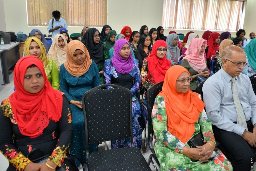 ބައިނަލް އަޤްވާމީ އެންޓިކޮރަޕްޝަން ދުވަސް ފާހަގަކުރުމުގެ ގޮތުން ބޭއްވި ރަސްމިއްޔާތުގެ ތެރެއިން---ސަން ފޮޓޯ/ މުހައްމަދު އަފްރާހް 