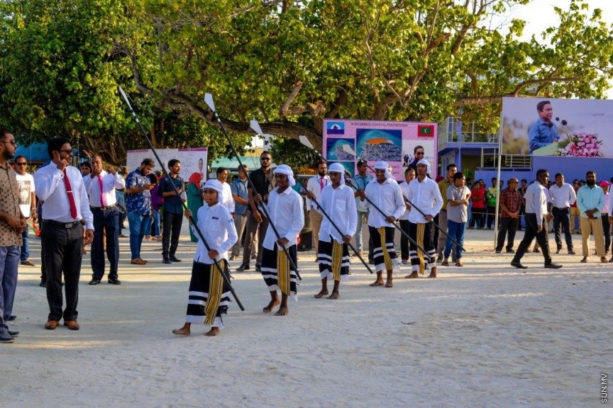ރައީސުލްޖުމްހޫރިއްޔާ އަބްދުﷲ ޔާމީން އަބްދުލް ޤައްޔޫމް، ނ. އަތޮޅު ވެލިދޫއަށް ވަޑައިގަތުން -- ސަން ފޮޓޯ: ޝާން މުޙައްމަދު 