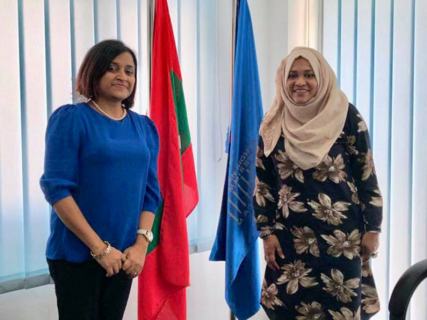ދުންޔާ މައުމޫން، އެޗްއާރުސީއެމްގެ ރައީސާ އައިމިނަތު އީނާސްއާ މިއަދު ބައްދަލުކުރައްވަނީ --- ފޮޓޯ/ ދުންޔާ މައުމޫން
