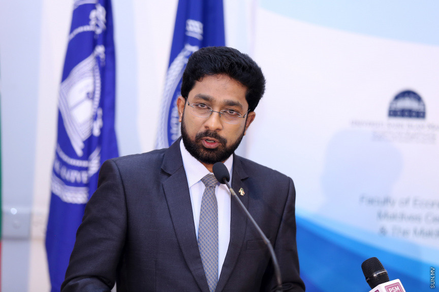 ޖުލައި 17، 2018: ހަލާލް އިންޓެނޭޝަނަލް ކޮންފަރެންސް ފެށުމަށް ގައުމީ ޔުނިވާސިޓީގައި ބޭއްވި ރަސްމިއްޔާތުގެ ތެރެއިން -- ސަން ފޮޓޯ. ފަޔާޒު މޫސާ