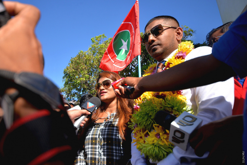 މަހުލޫފު މިނިވަންވެވަޑައި ގަތުމައް ފަހުނޫސް ވެރިން ނާ ބަށްދަލުކުރުން -- ސަން ފޮޓޯ/ އަޙުމަދު އަވްޝަން އިލްޔާސް