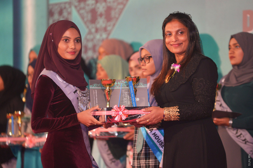 އަހްމަދިއްޔާ އިންޓަނޭޝަނަލް ސްކޫލުގެ އަހަރީ އިނާމު ދިނުމުގެ ޖަލްސާގެ ތެރެއިން-- ސަން ފޮޓޯ: އަހްމަދު އަވްޝަން އިލްޔާސް