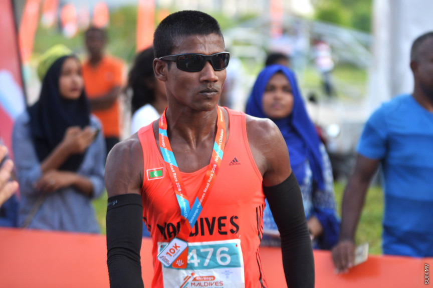 2 ނޮވެންބަރު 2018 : ދިރާގުން ބޭއްވި މިއަހަރުގެ ރޯޑުރޭސްގެ ތެއިން -- ސަން ފޮޓޯ/ އަޙުމަދު އަވްޝަން އިލްޔާސް