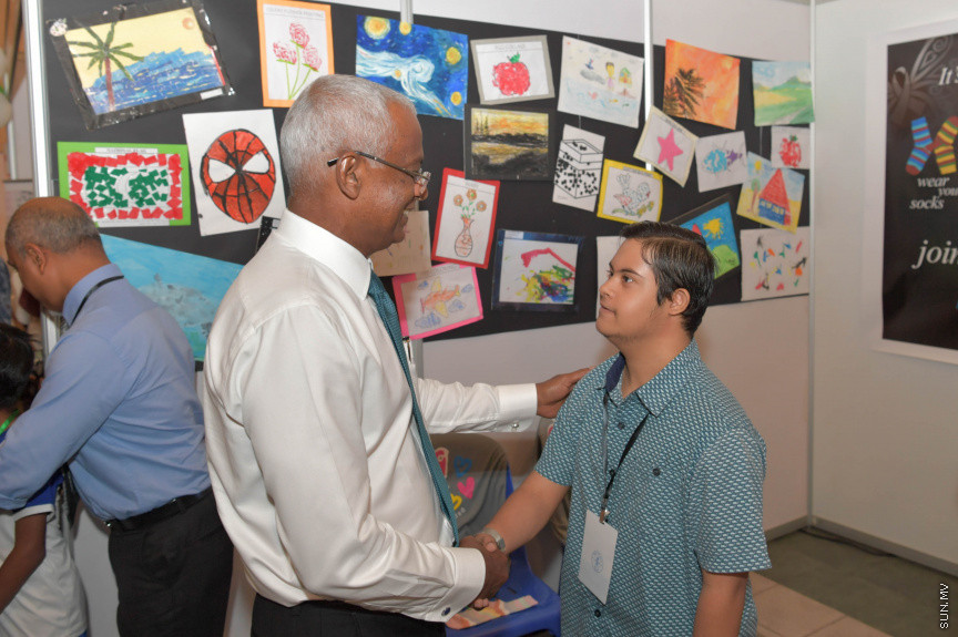 ހަވަލި ޖަމްޢިިއްޔާތަކުގެ ފެއާ އަށް ރައީސުލްޖުމްހޫރިއްޔާ ޒިޔާރަތް ކުރެއްވުން -- ޕޮޓޯ/ ރައީސް އޮފީސް