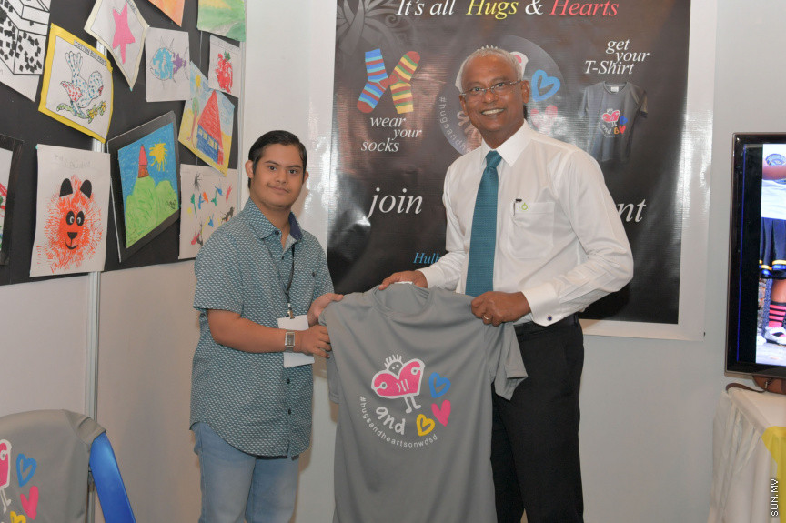 ހަވަލި ޖަމްޢިިއްޔާތަކުގެ ފެއާ އަށް ރައީސުލްޖުމްހޫރިއްޔާ ޒިޔާރަތް ކުރެއްވުން -- ޕޮޓޯ/ ރައީސް އޮފީސް