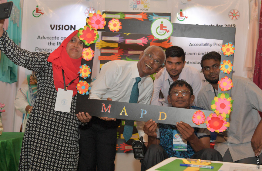 ހަވަލި ޖަމްޢިިއްޔާތަކުގެ ފެއާ އަށް ރައީސުލްޖުމްހޫރިއްޔާ ޒިޔާރަތް ކުރެއްވުން -- ޕޮޓޯ/ ރައީސް އޮފީސް