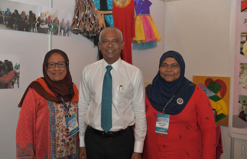 ހަވަލި ޖަމްޢިިއްޔާތަކުގެ ފެއާ އަށް ރައީސުލްޖުމްހޫރިއްޔާ ޒިޔާރަތް ކުރެއްވުން -- ޕޮޓޯ/ ރައީސް އޮފީސް