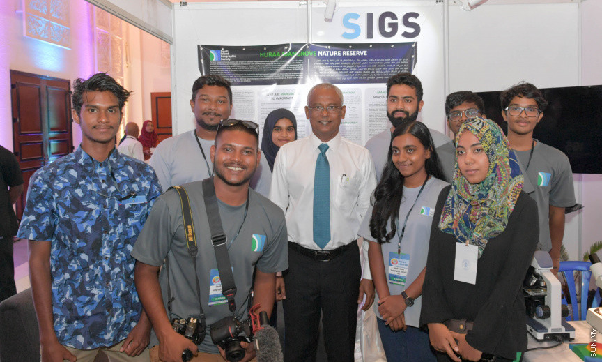 ހަވަލި ޖަމްޢިިއްޔާތަކުގެ ފެއާ އަށް ރައީސުލްޖުމްހޫރިއްޔާ ޒިޔާރަތް ކުރެއްވުން -- ޕޮޓޯ/ ރައީސް އޮފީސް