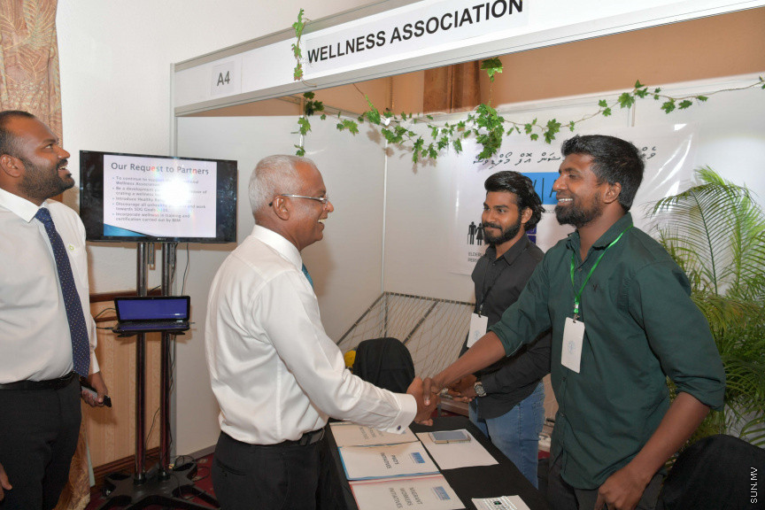 ހަވަލި ޖަމްޢިިއްޔާތަކުގެ ފެއާ އަށް ރައީސުލްޖުމްހޫރިއްޔާ ޒިޔާރަތް ކުރެއްވުން -- ޕޮޓޯ/ ރައީސް އޮފީސް