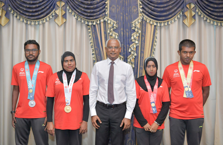 ސްޕެޝަލް އޮލިމްޕިކްސް- ވަރލްޑްގޭމްސް 2019 ގައި ދިވެހިރާއްޖެ ތަމްސީލުކުރި ޓީމާ، ރައީސުލްޖުމްހޫރިއްޔާ ބައްދަލުކުރެއްވުން -- ފޮޓޯ/ ރައީސް އޮފީސް