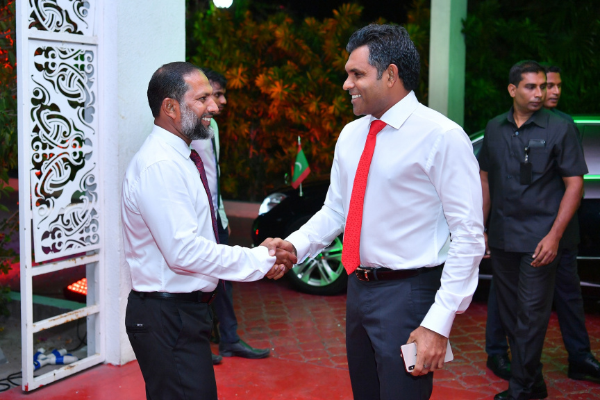 ޝަހީދުންގެ ދުވަހުގެ މުނާސަބަތުގައި ރޭ ބޭއްވި ރަސްމީ ޖަލްސާގެ ތެރެއިން: މިރަސް މިއްޔާތުގައި  ރައީސުލްޖުމްހޫރިއްޔާގެ ނައިބު ބައިވެރިވެ ވަޑައިގެންނެވި -- ފޮޓޯ / ރައީސް އޮފީސް