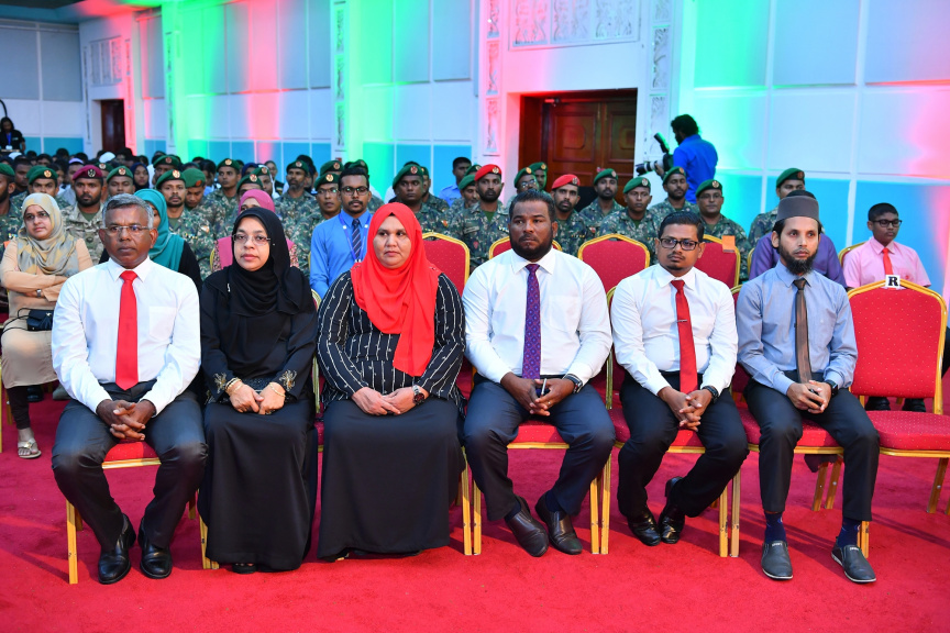 ޝަހީދުންގެ ދުވަހުގެ މުނާސަބަތުގައި ރޭ ބޭއްވި ރަސްމީ ޖަލްސާގެ ތެރެއިން: މިރަސް މިއްޔާތުގައި  ރައީސުލްޖުމްހޫރިއްޔާގެ ނައިބު ބައިވެރިވެ ވަޑައިގެންނެވި -- ފޮޓޯ / ރައީސް އޮފީސް