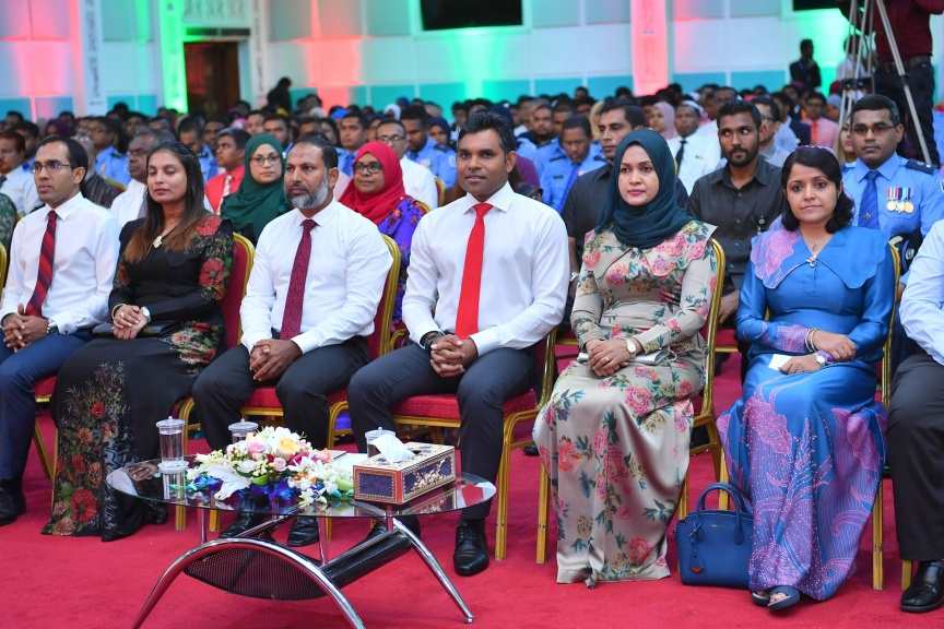 ޝަހީދުންގެ ދުވަހުގެ މުނާސަބަތުގައި ރޭ ބޭއްވި ރަސްމީ ޖަލްސާގެ ތެރެއިން: މިރަސް މިއްޔާތުގައި  ރައީސުލްޖުމްހޫރިއްޔާގެ ނައިބު ބައިވެރިވެ ވަޑައިގެންނެވި -- ފޮޓޯ / ރައީސް އޮފީސް